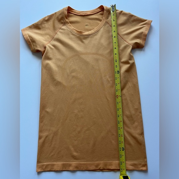 lululemon athletica Swiftly Tech Shirt Sleeve Shirt 2.0 Mango Dream -Size 8 - Picture 6 of 7